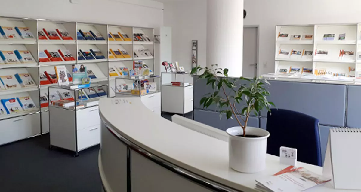 LpB-Shop der Zentrale in der Lautenschlagerstr. 20 in Stuttgart. LpB-Shop der Zentrale in der Lautenschlagerstr. 20 in Stuttgart.