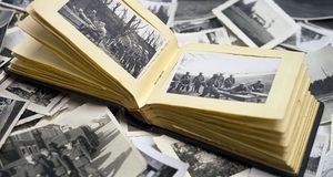 Altes Fotoalbum mit Bildern aus dem Zweiten Weltkrieg. Foto: Adobe Stock | goldpix