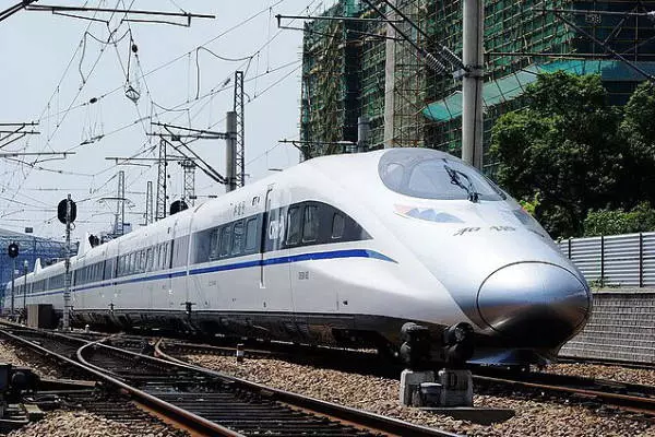 Der CRH380A ist der erste vollständig in China entwickelte Hochgeschwindigkeitszug. 