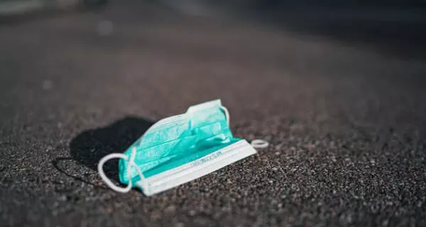 Maske auf und Abstand halten: Die meisten haben sich daran gewöhnt. Foto: unsplash.com