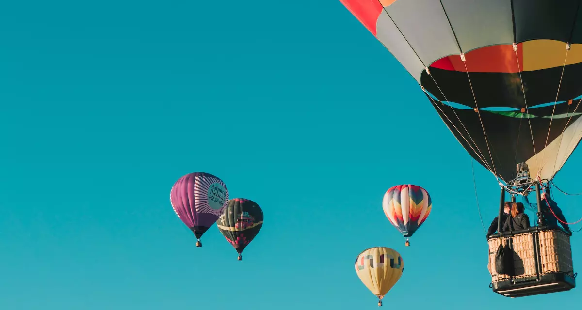 Symbolbild Heißluftballone. Foto: unsplash | Ian Dooley