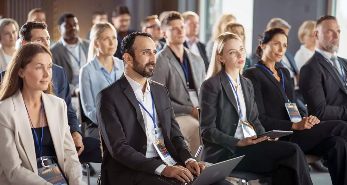 Tagung Demokratieförderung mit der IHK Region Stuttgart. Foto: Adobe Stock | Gorodenkoff