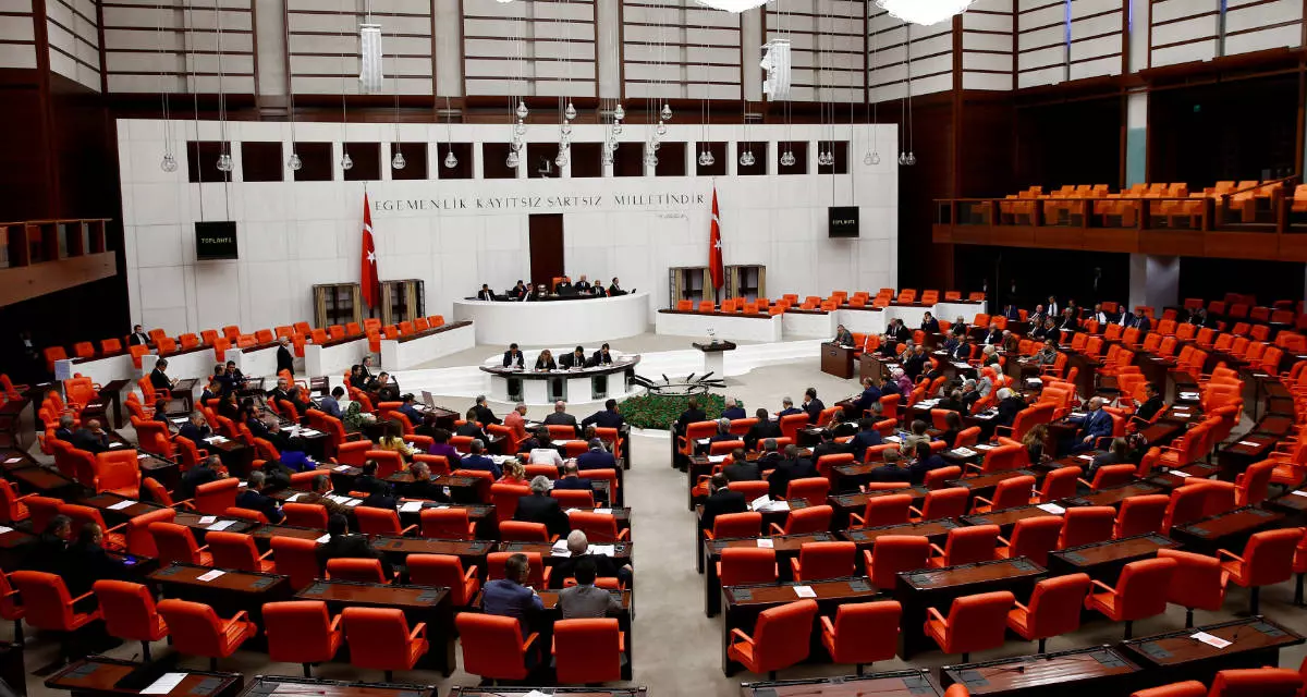 Blick in das türkische Parlament. Im Januar 2017 werden hier die Verfassungsänderungen diskutiert, die die Türkei zu einem Präsidialsystem machen.