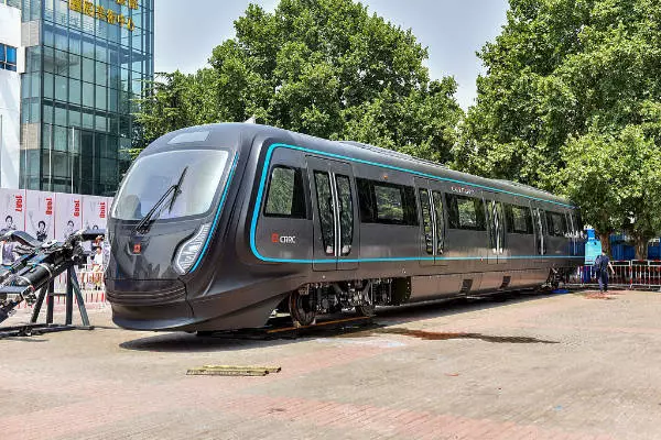 Prototyp eines aus Carbon gefertigten U-Bahn Wagens.