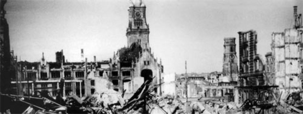 Blick auf Stuttgart am Ende des Zweiten Weltkrieges. Foto: LMZ