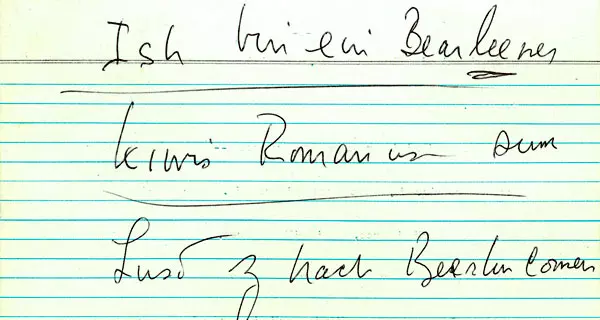 Notizzettel „Ich bin ein Berliner“. Bild: Wikimedia Commons - John F. Kennedy [Public domain].