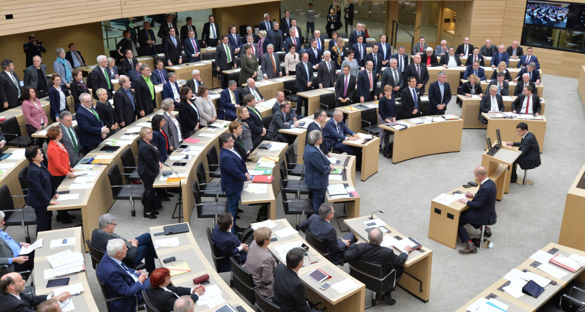 Blick in den Plenarsaal des baden-württembergischen Landtags. 