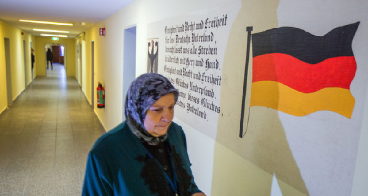 Erstaufnahmeeinrichtung für Flüchtlinge bei Schwerin, 2015. Quelle: picture alliance / dpa / Jens Büttner.