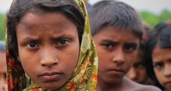 Die Bewohner:innen an Bangladeschs Küsten spüren schon heute die Folgen des Klimawandels: Der Meereswasserspiegel steigt, Ackerland wird immer knapper. Foto: Adrien Taylor, unsplash.com, o4m8M9ri6wc