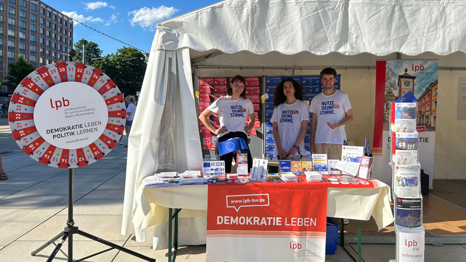 Symbolbild Infostand outdoor
