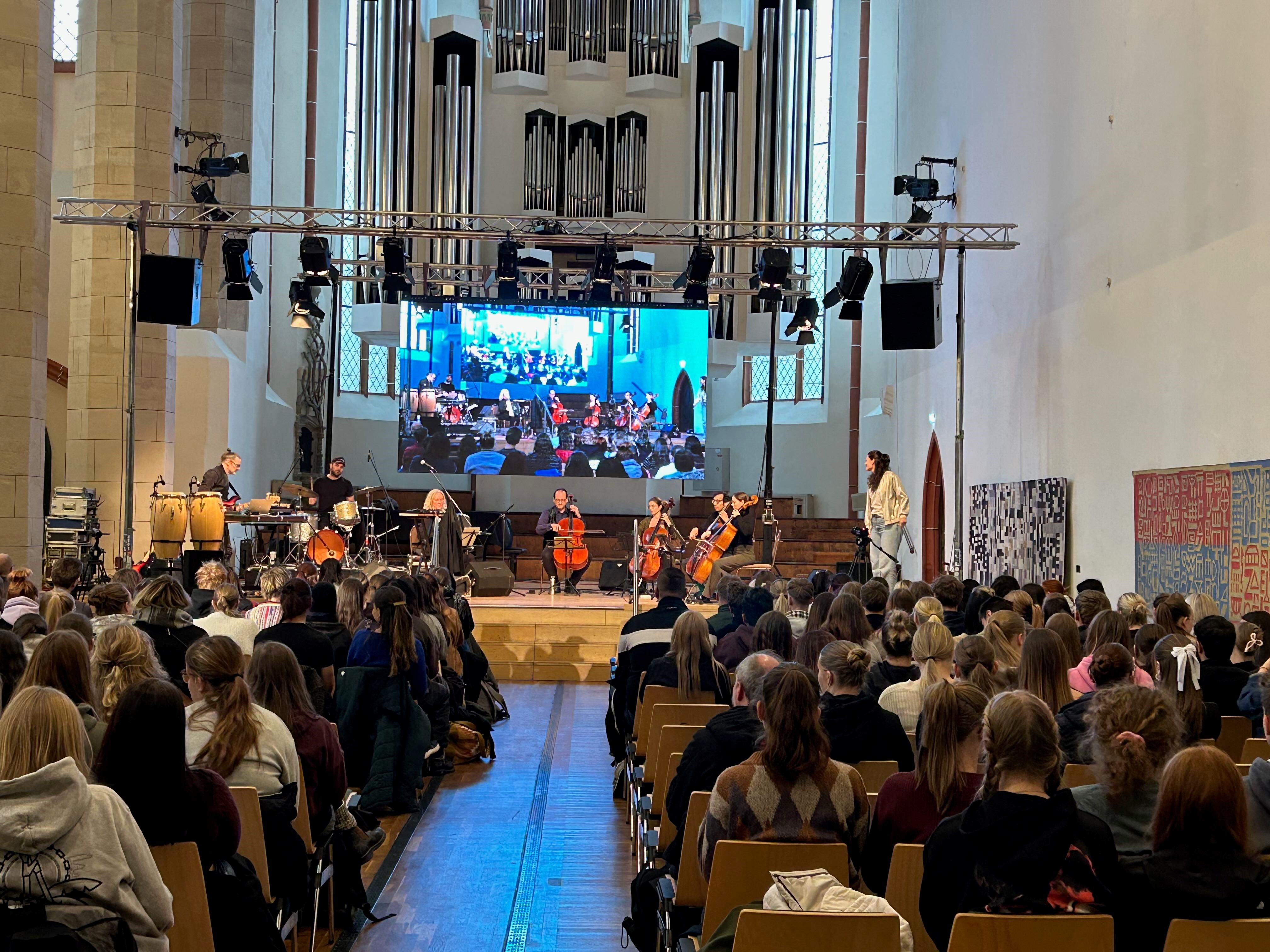 Aufführung Ulrichskirche Halle / Quelle: Foto: Freiraum Syndikat Aufführung Ulrichskirche Halle
