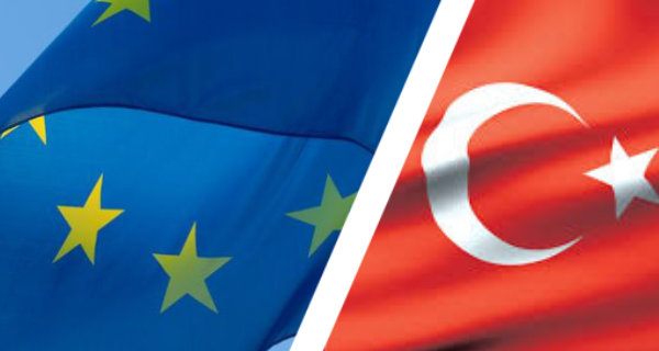 Flaggen EU und Türkei / Collage LpB BW 
