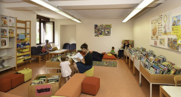 Im Kinderbereich der Bibliothek Karlsruhe finden Sie Bilderbücher und CDs für die jüngsten Leser in gemütlicher Atmosphäre zum Spielen und Vorlesen | Foto: Stadt Karlsruhe